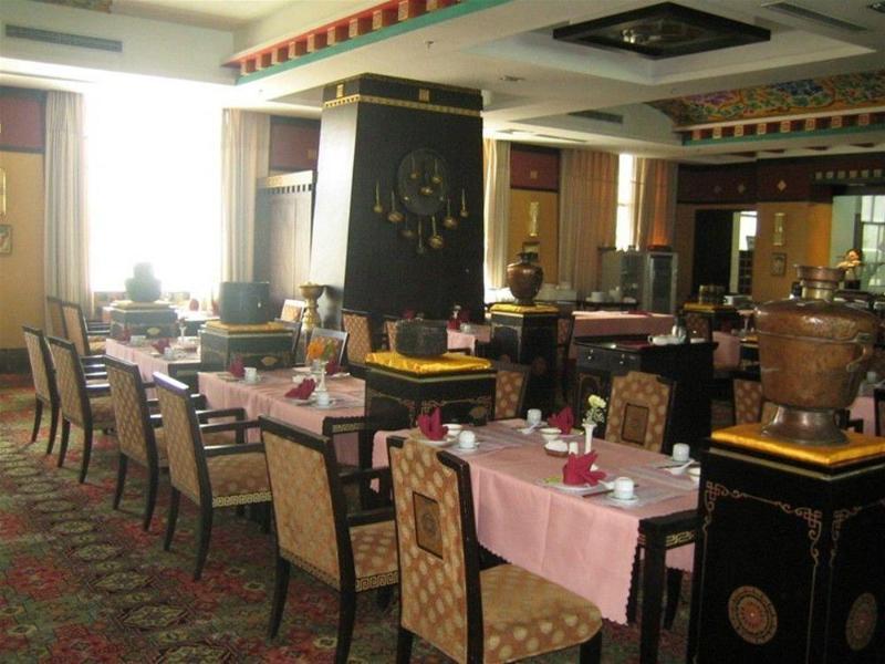 לאסה Brahmaputra Grand Hotel מסעדה תמונה